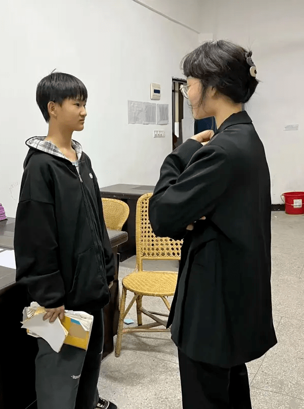 【新时代学生心中的好老师】武阳中学何欣霖:春风化雨,桃李争妍_教育