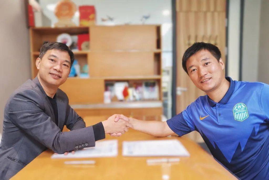 广州城有钱了,外援也要回来了_卡尔多纳_续约_程月磊