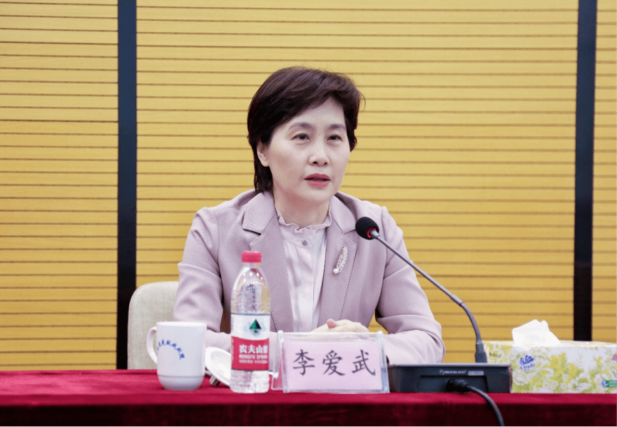 聚焦李爱武带队调研省文旅厅直院团为花鼓戏山那边人家创排作动员讲话