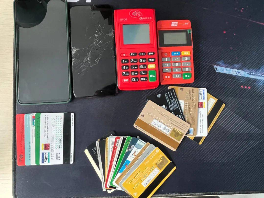 骗团伙一网打尽。免费代还信用卡还能刷流水,男子爽快将卡“双手奉上”