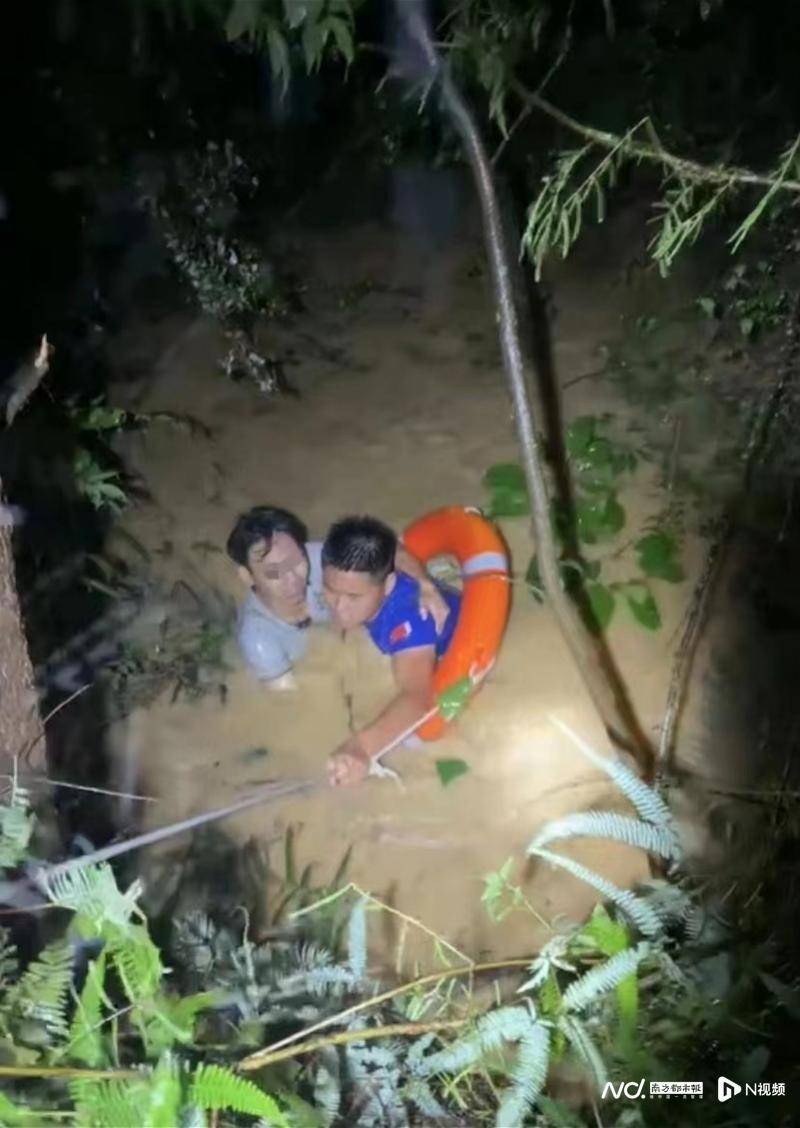 受访者供图日前,最强暴雨袭粤,地势偏低的广东清远佛冈龙山镇多处被淹