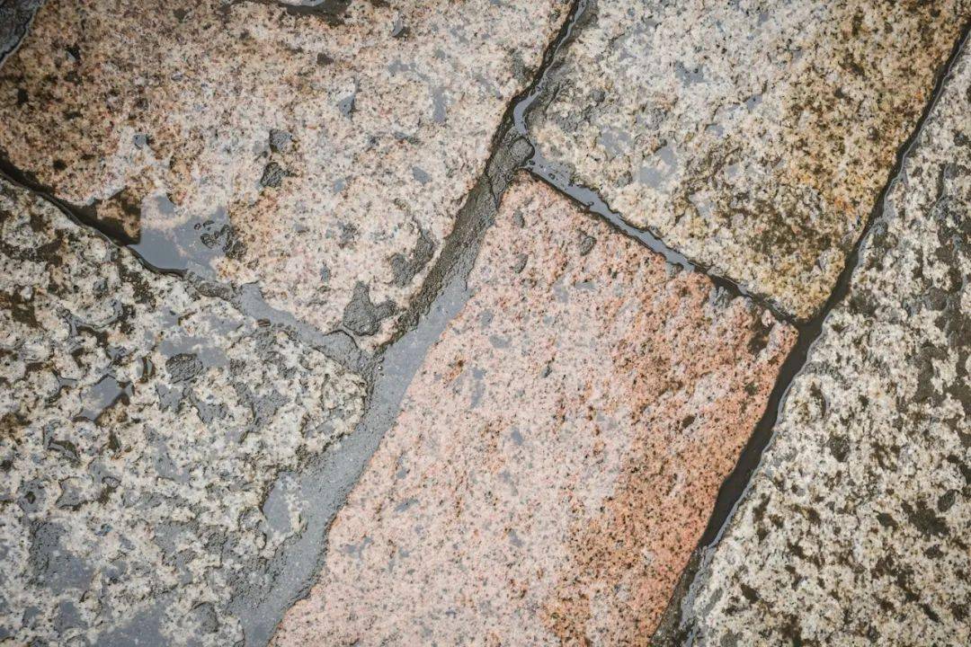 麻石路总是越走越漂亮光滑,广州有上百年历史的麻石街,至今依然很好走