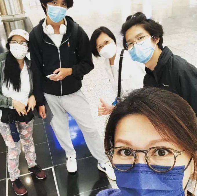 林晓峰内地忙工作,长子出国留学无法送行,前妻现身机场很不舍_康子妮_林宝_儿子