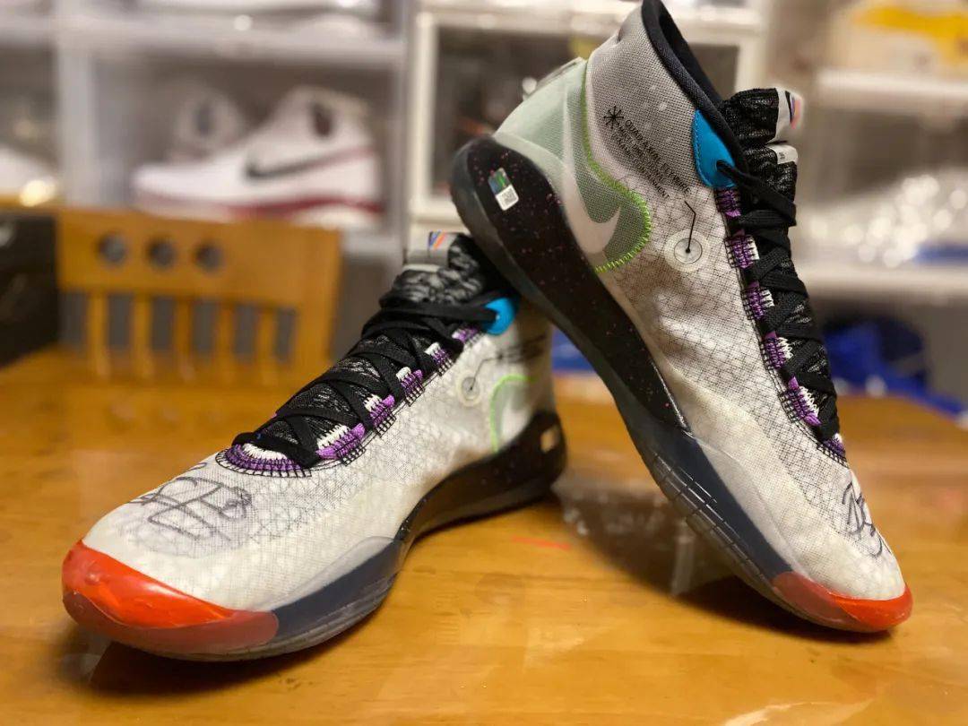 网友分享极少见的kd1收藏还有球星亲签