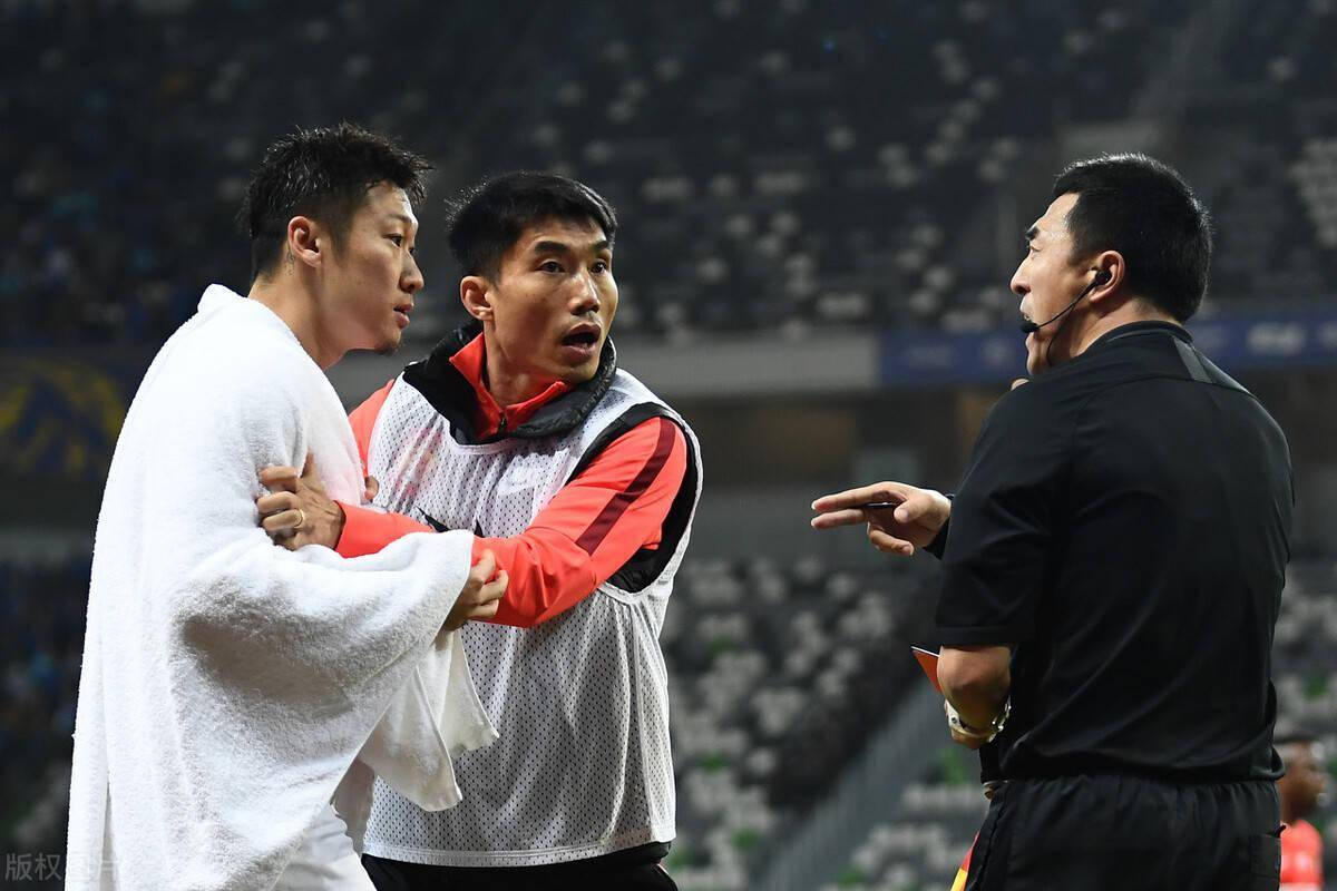郑智新东家终于敲定，未来将以主教练身份带队，迎来足球生涯巅峰