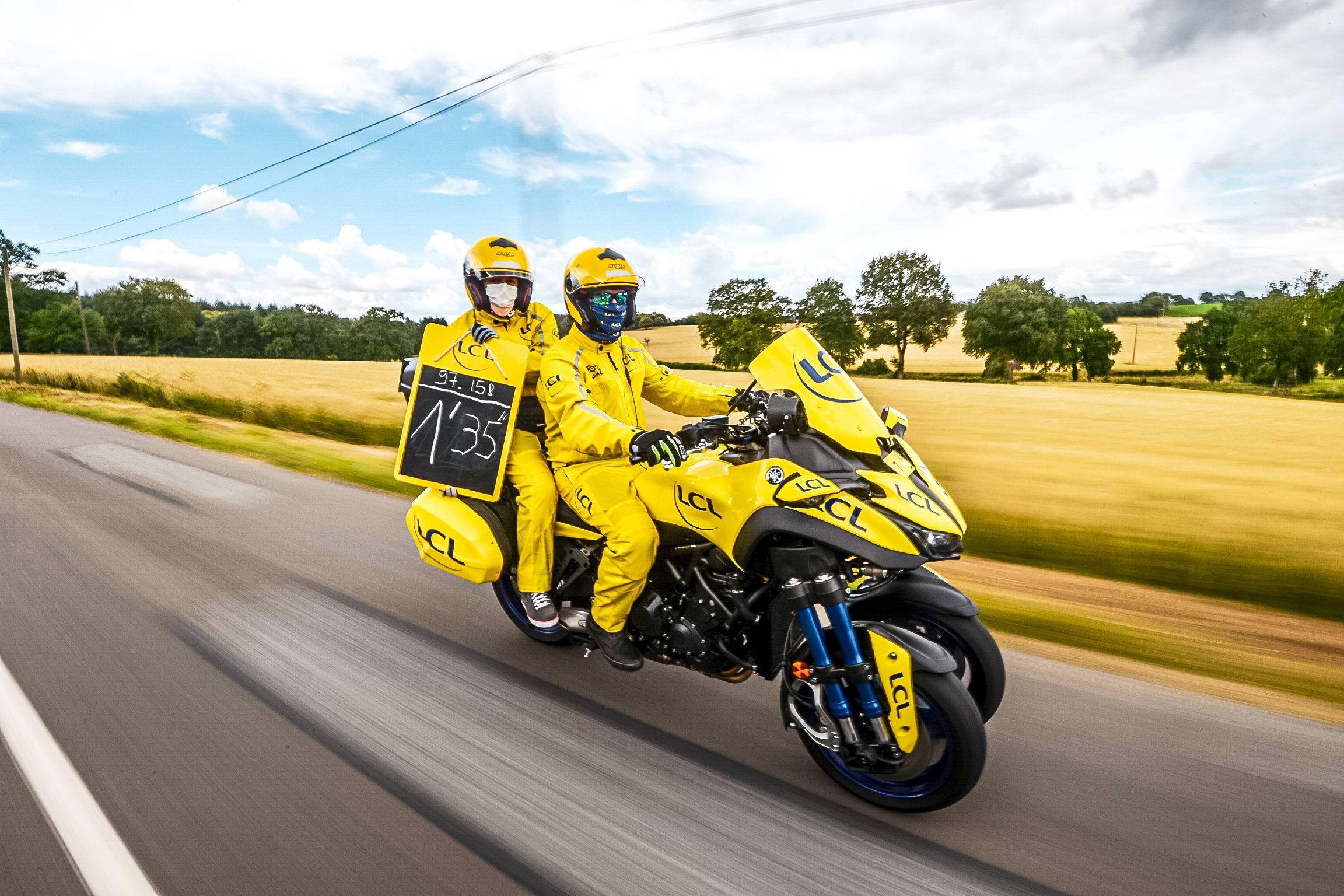 为自行车赛提供支援的yamahamxt850niken