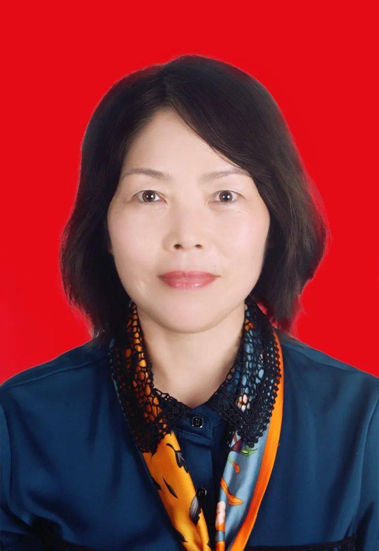 作者简介闫梦,笔名青梦,内丘县平安小学教师,河北省采风学会会员,邢台
