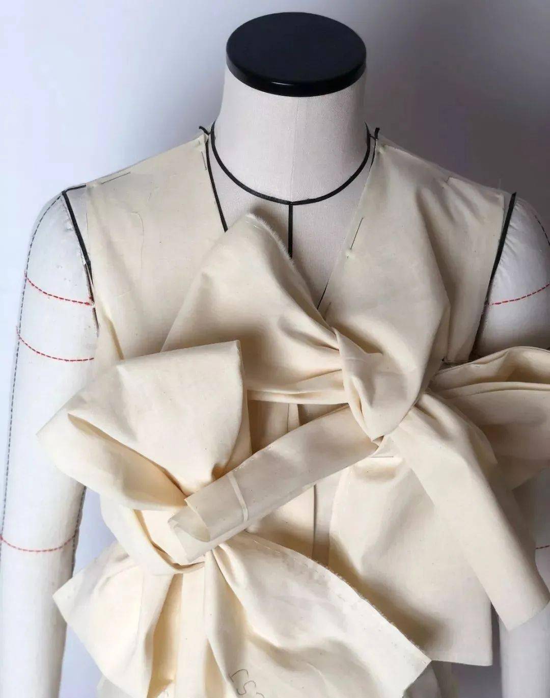 (创意结构全靠立体造型)_裁剪_服装_人体