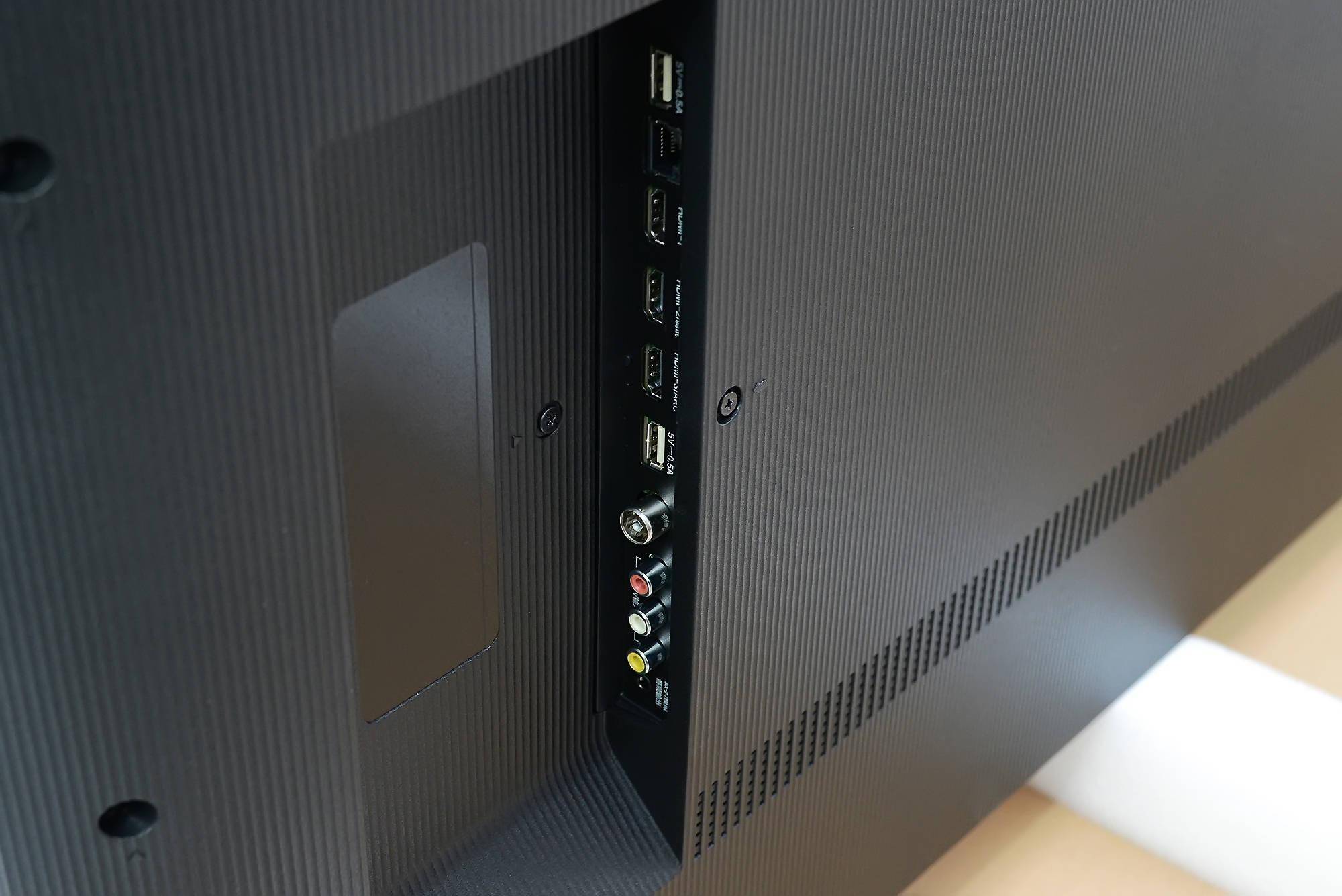 mini led当道,"画质卷王"tcl q10g,价格给出了"真王炸"_电视_设计