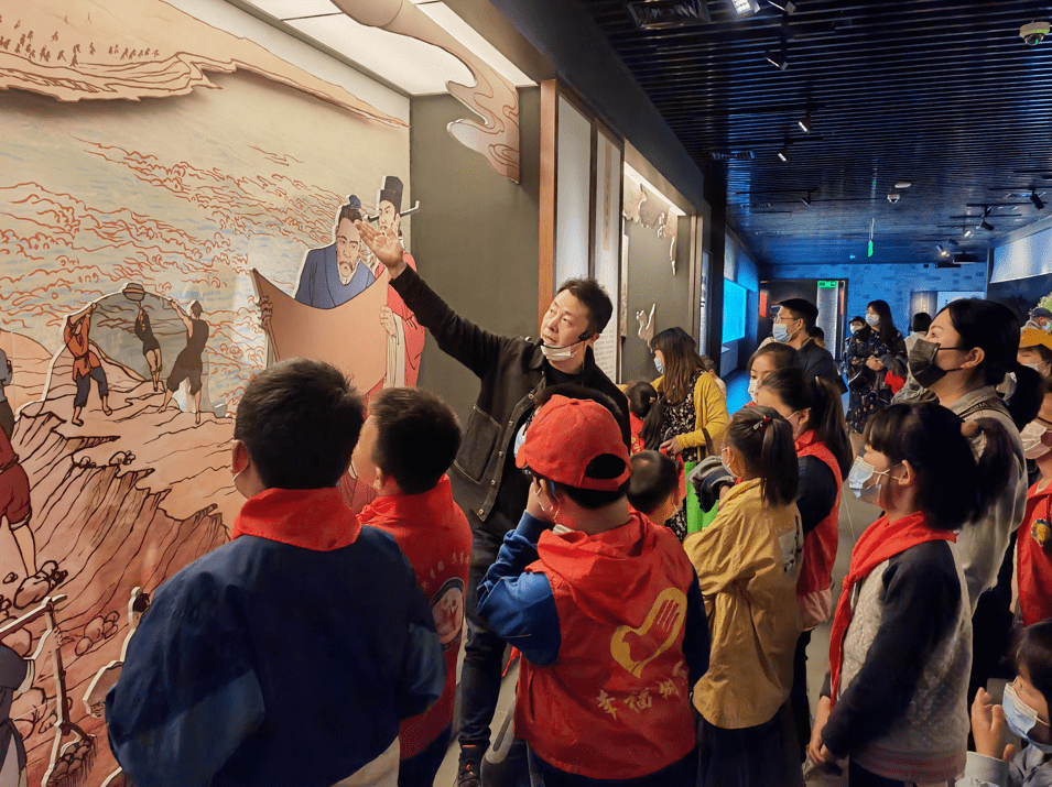 韩紫石清末任吉林省民政使,北洋政府时期任安徽省巡按使,江苏省省长兼