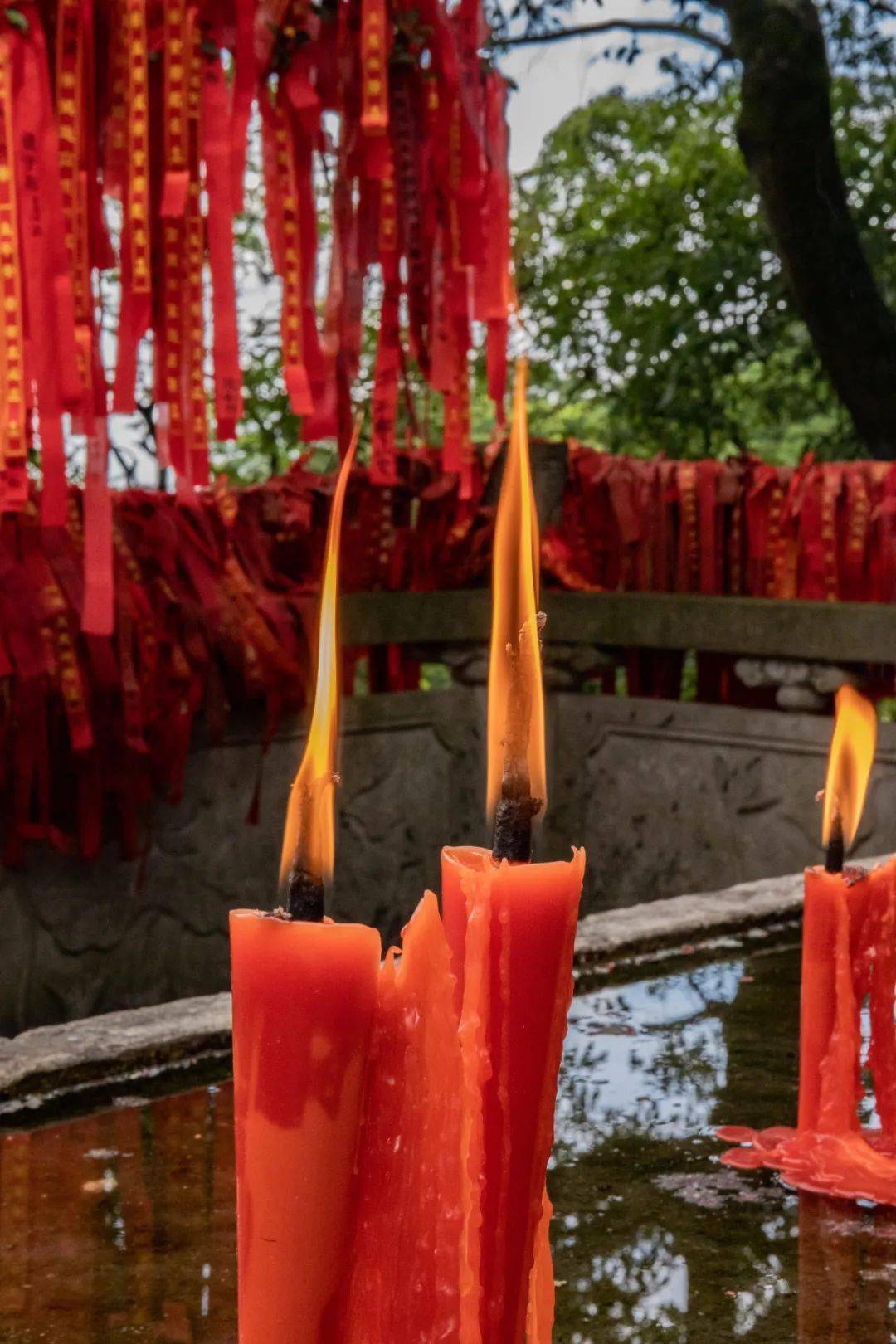 贵夫人寺庙求子图片