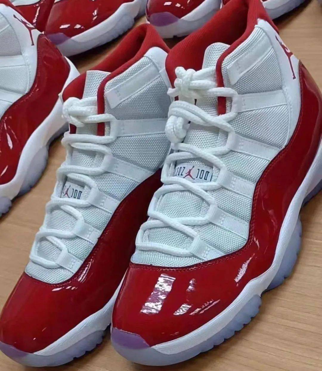 Air Jordan 11 Cherry_进行_红色_白色