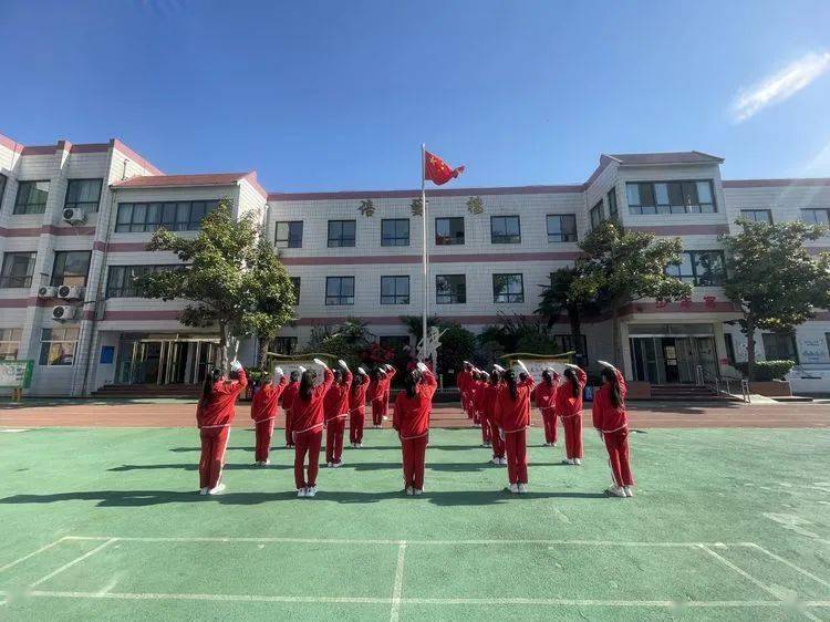 珍爱生命 严防溺水——开封市马市街小学开展主题教育活动_游泳_国旗