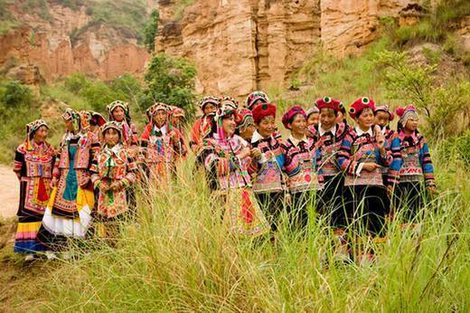 昨天朋友圈里,曲靖最火的村落--长坡村_建设_三宝街道_民族