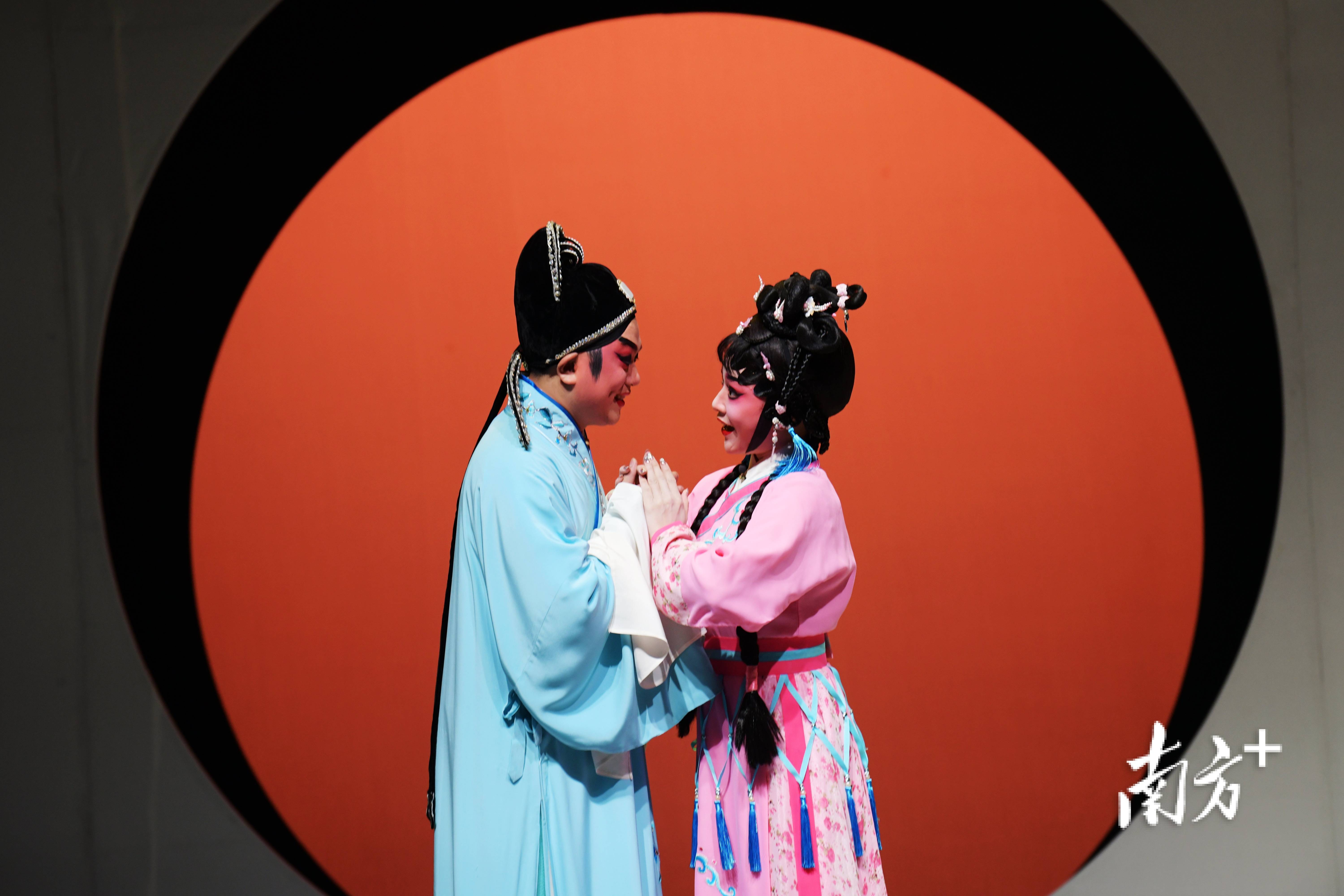 历演将近一个世纪而长盛不衰,不仅是薛派艺术代表作,更堪称粤剧戏宝