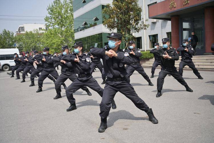 潍坊市公安局特警支队开展擒敌拳训练提高整体形象