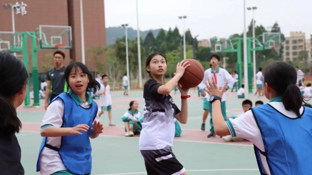 2022年广州市第二中学南沙天元学校高中招生热点问答_户籍_办学_分数