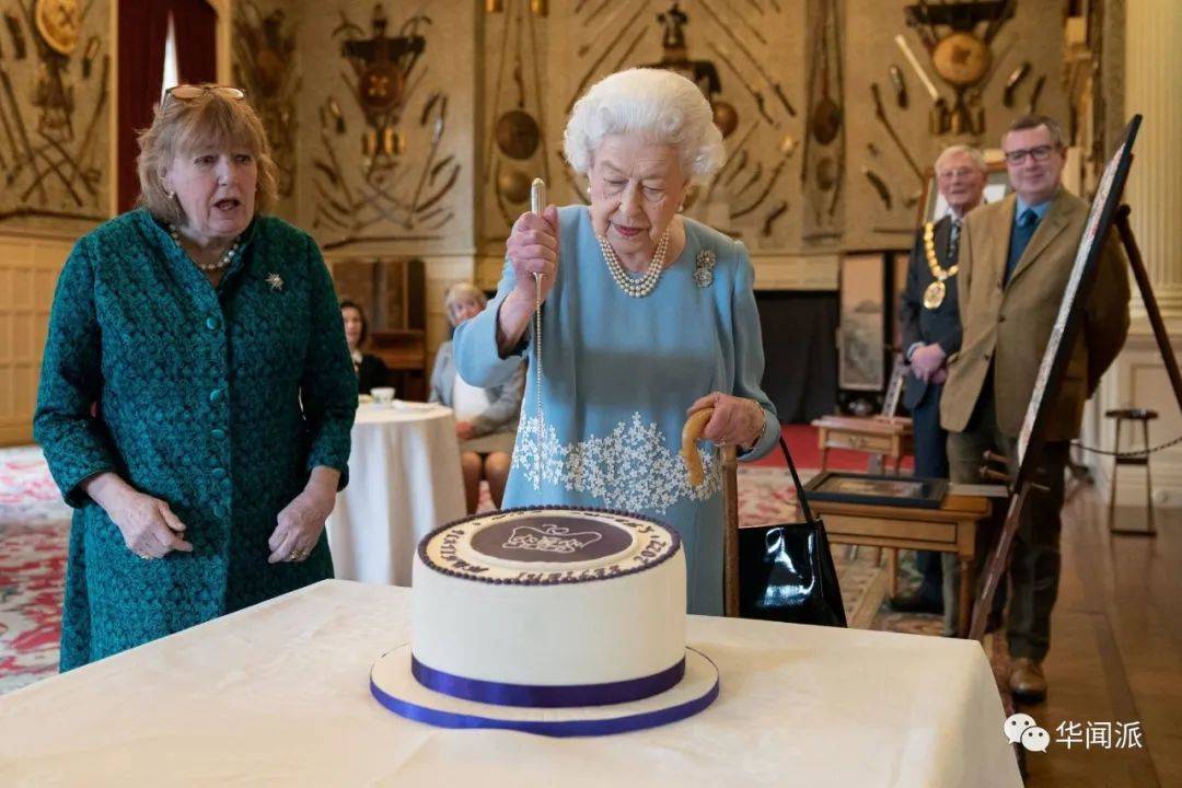 英女王登基70周年，纪念品“神仙打架”！这些好物兼具收藏价值和美貌_Jubilee_伊丽莎白_英国