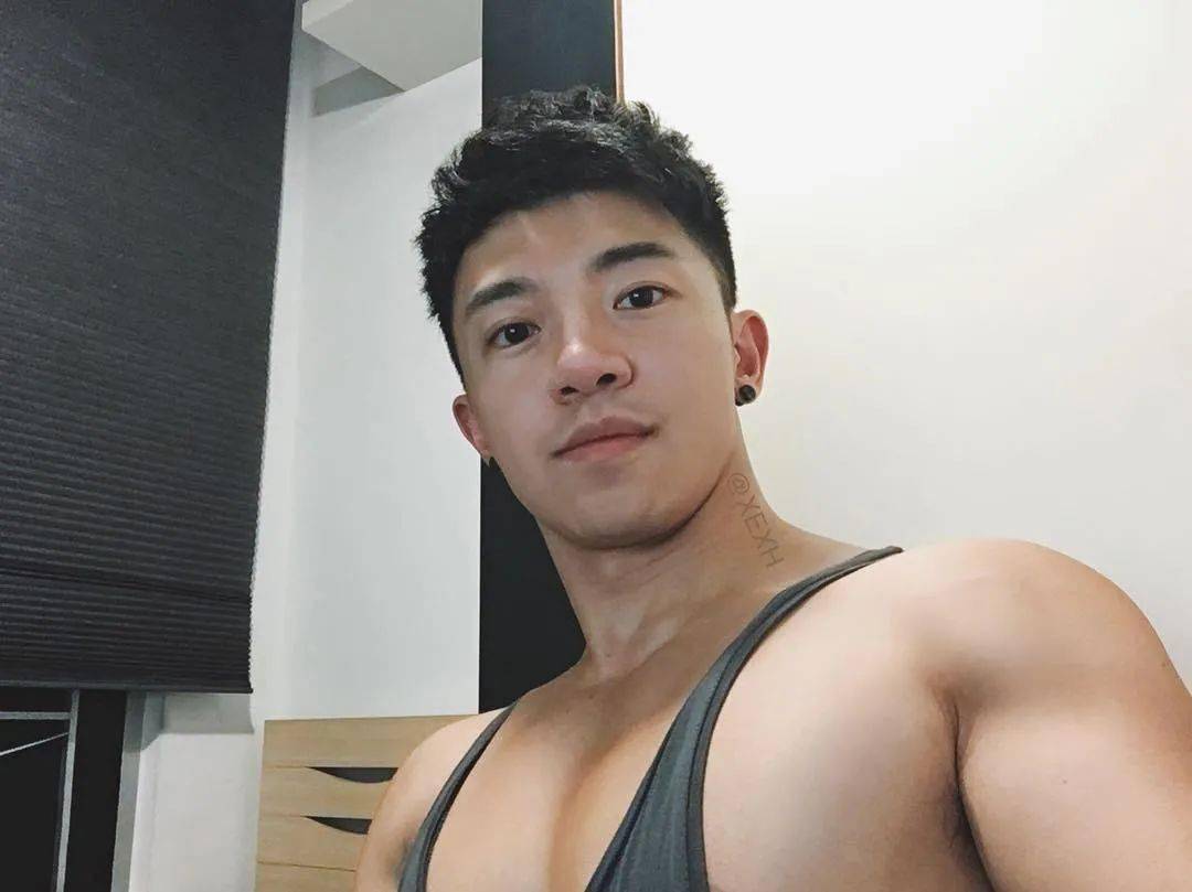 胸肌_小何_身材