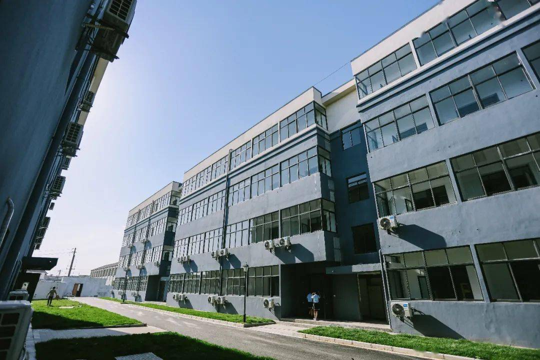 2021年5月,经镇江市,丹阳市教育局引荐,吕城镇引进了"江苏天吴嘉登