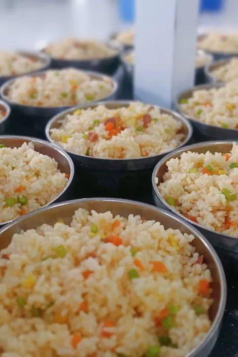 校园动态隆尧一中学生食堂剪影