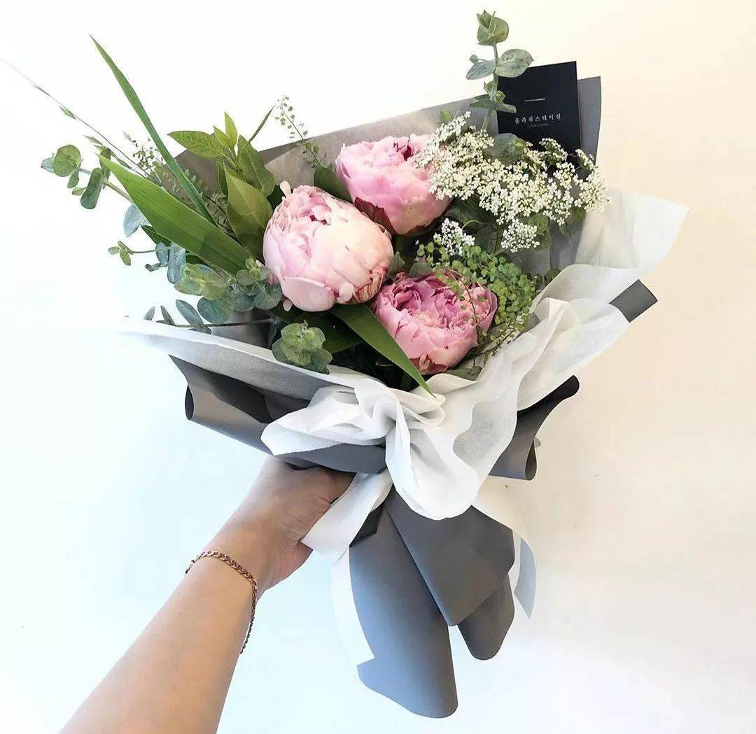 花艺赏析雅致韩式迷你小花束