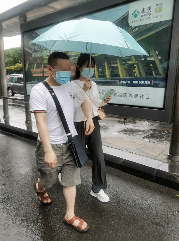 陪诊师的工作内容	医院跑腿收费标准海淀区号贩子代挂，加客服微信咨询的简单介绍