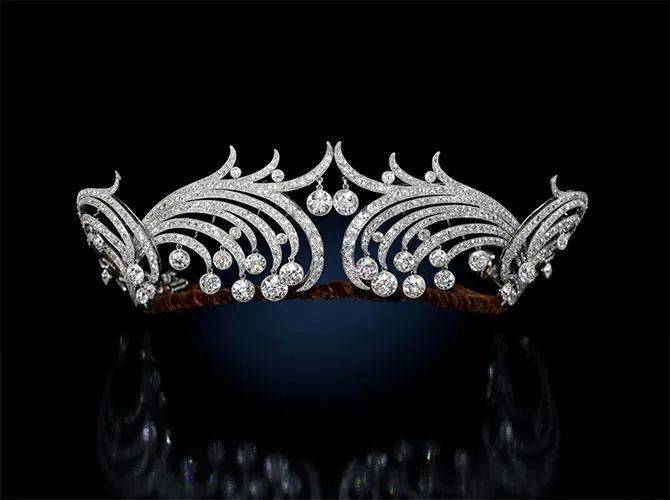 维多利亚女王的祖母绿钻石冠冕