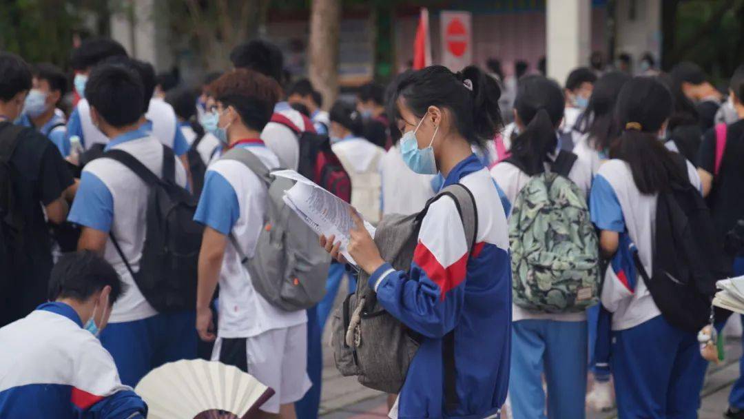 其中市直2个(江门一中,培英高中),蓬江区1个(棠下中学),江海区1个(外