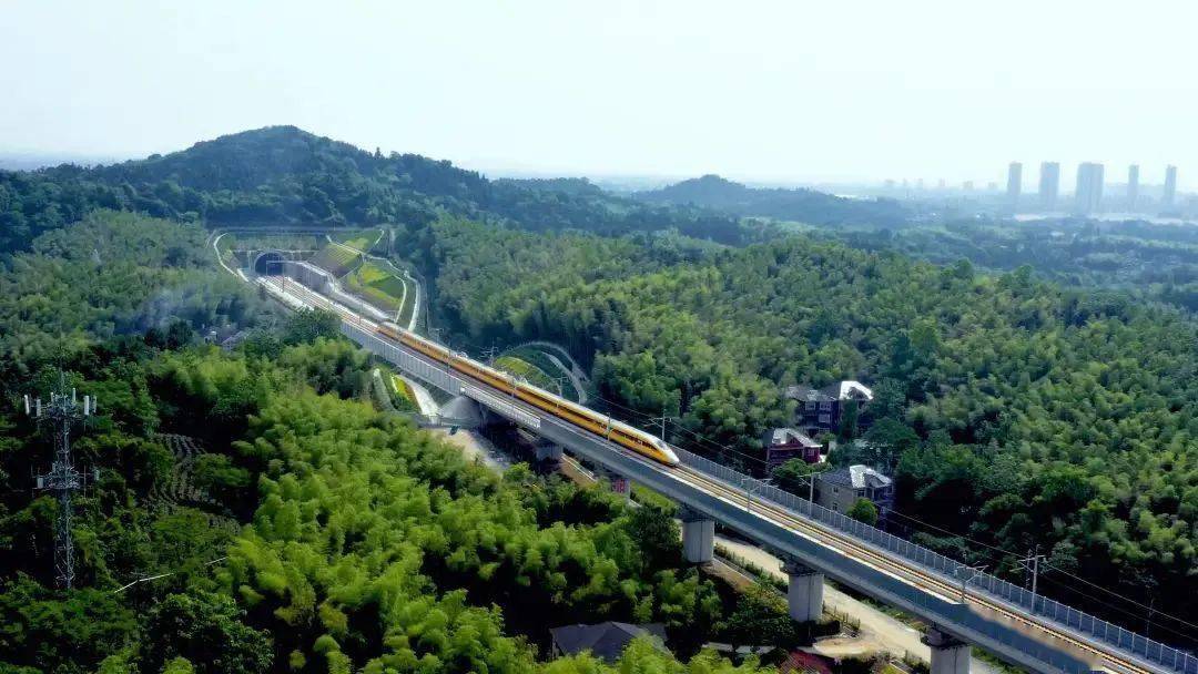 又一条高铁将通车芜湖至杭州更方便了