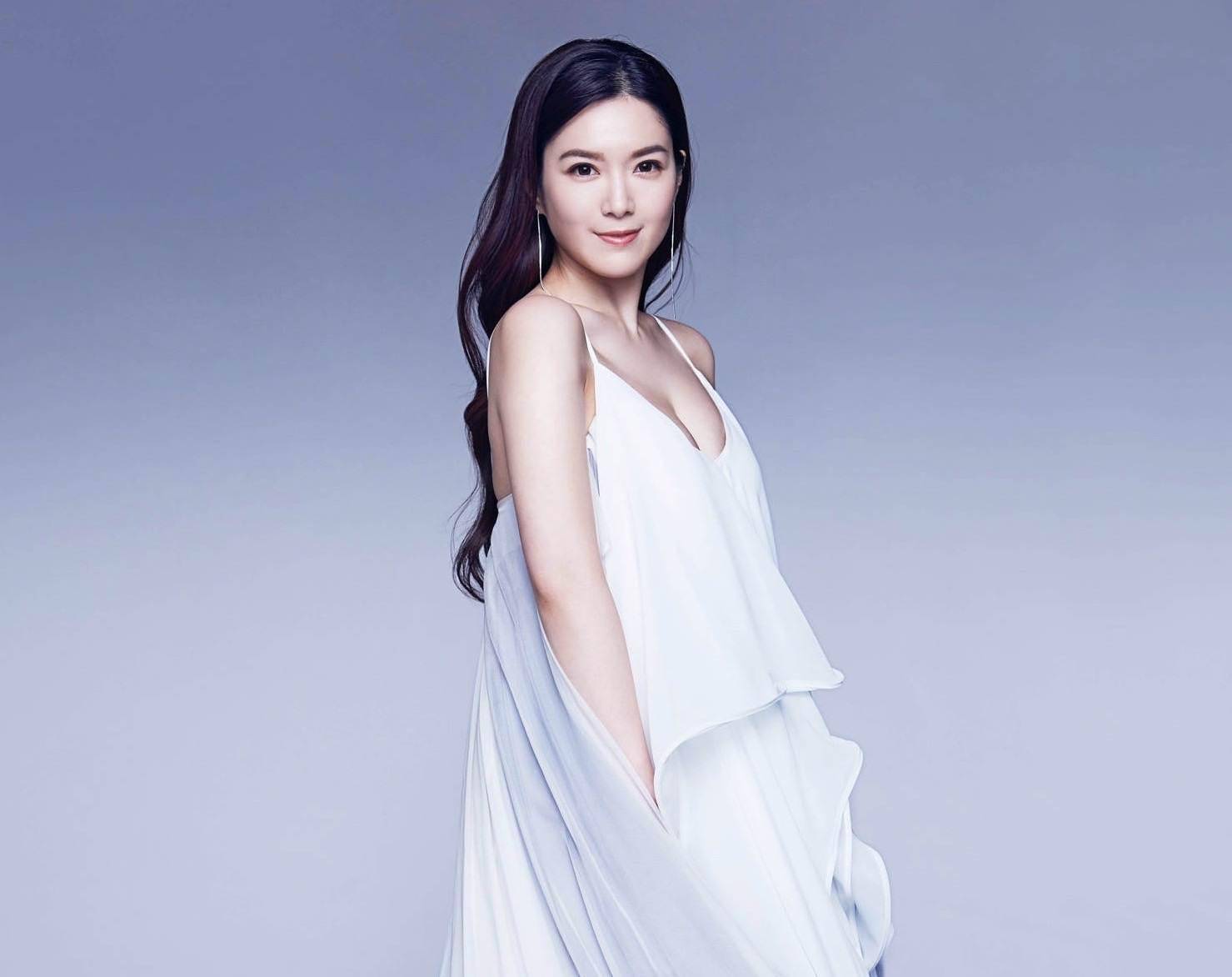 原创香港知名女星再曝婚变发伤感留言疑似暗示与富商丈夫离婚