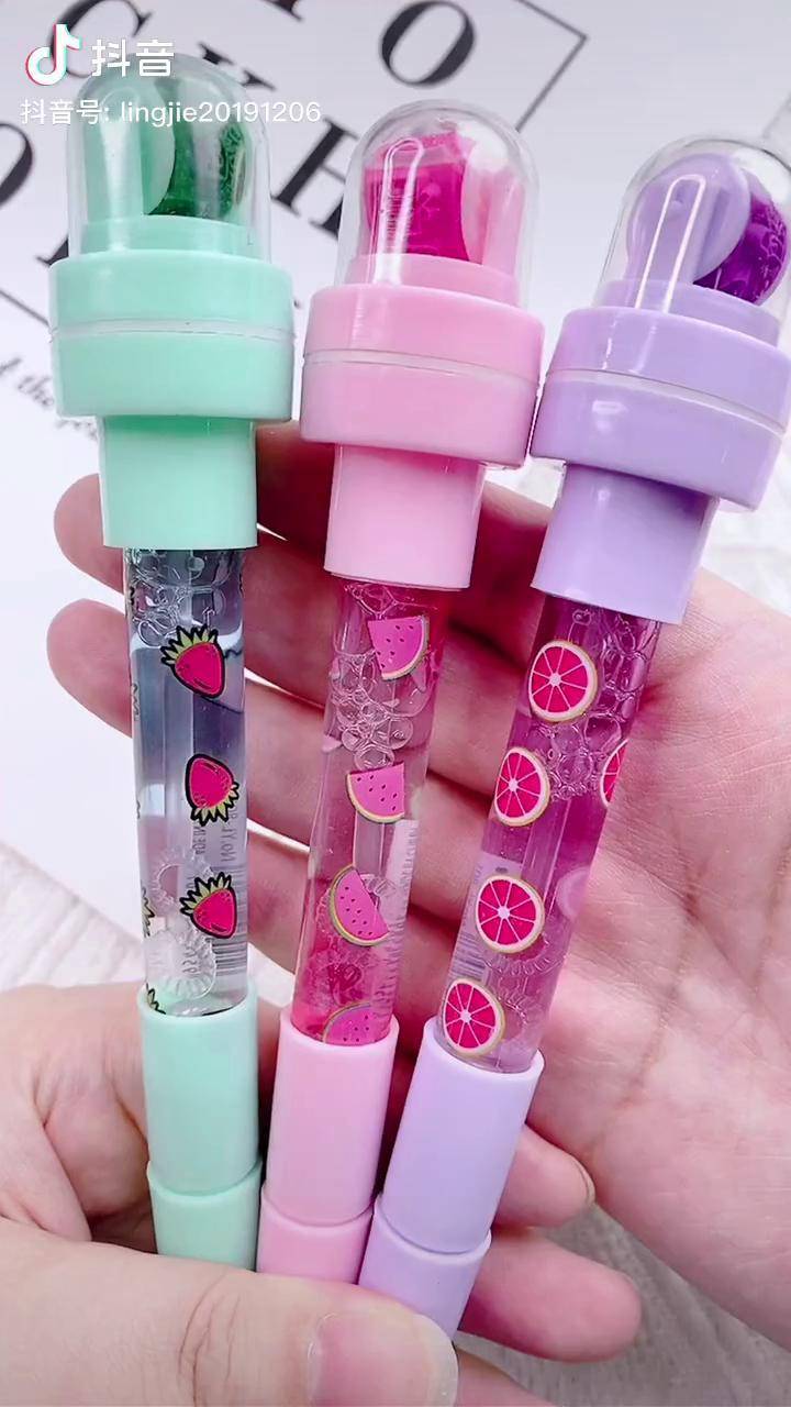 自从有了这款泡泡笔孩子爱不释手它包含吹泡泡印章写字发光滚轮多种