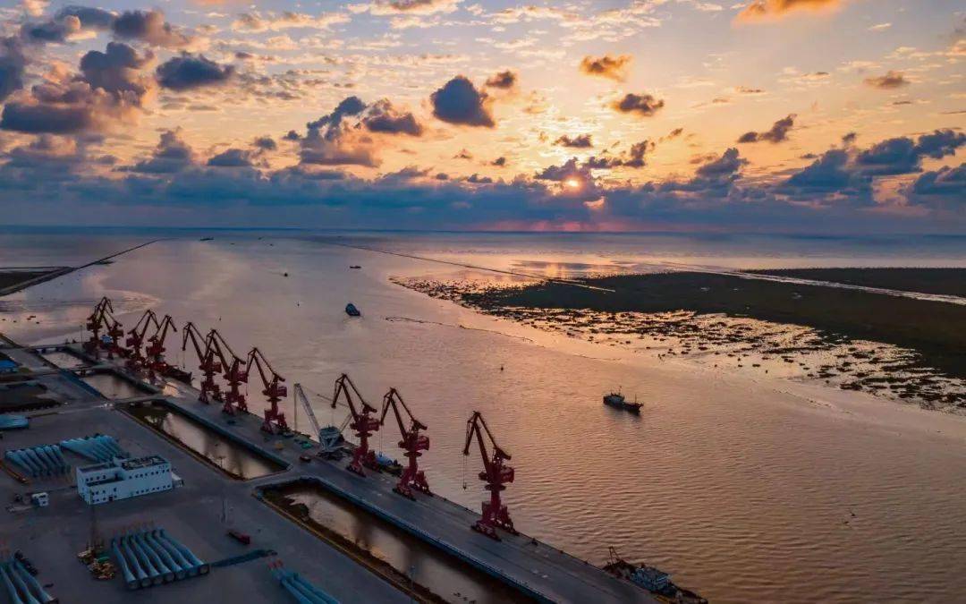 江苏邀你畅行盐城射阳百里海堤与北纬33度海岸线上的最美风景来一场