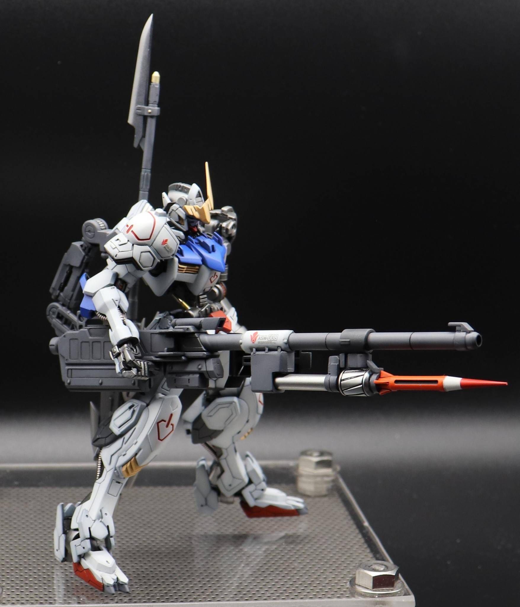 反钢钉巴巴托斯高达模型