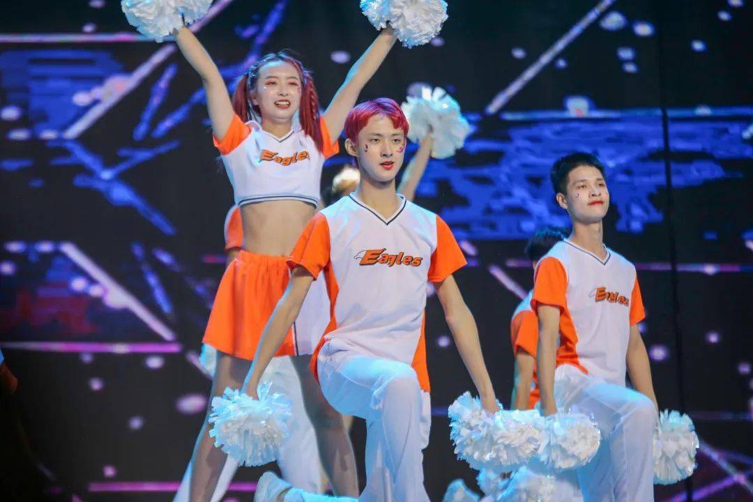啦啦操决赛来袭我们的青春与浪漫永不落幕