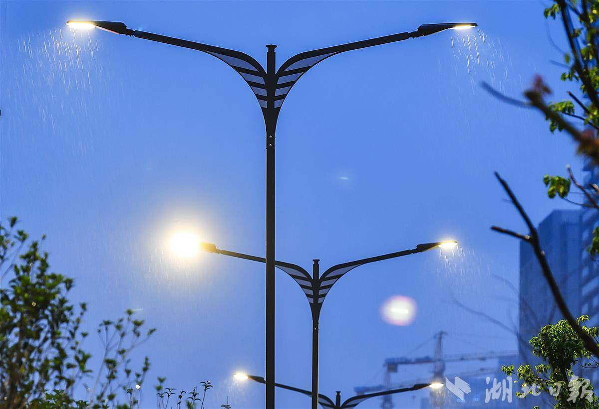 高科技点亮武汉夜空