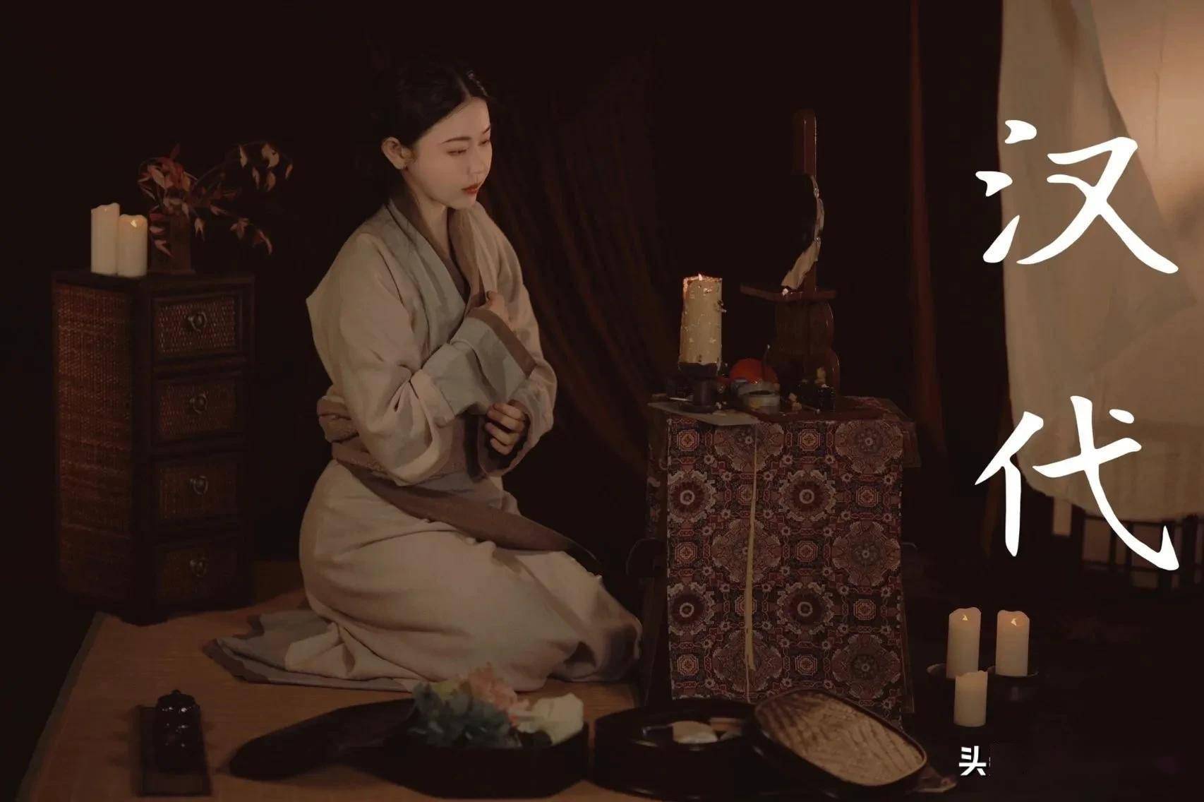 视觉日记中国古代梳妆台前的女子