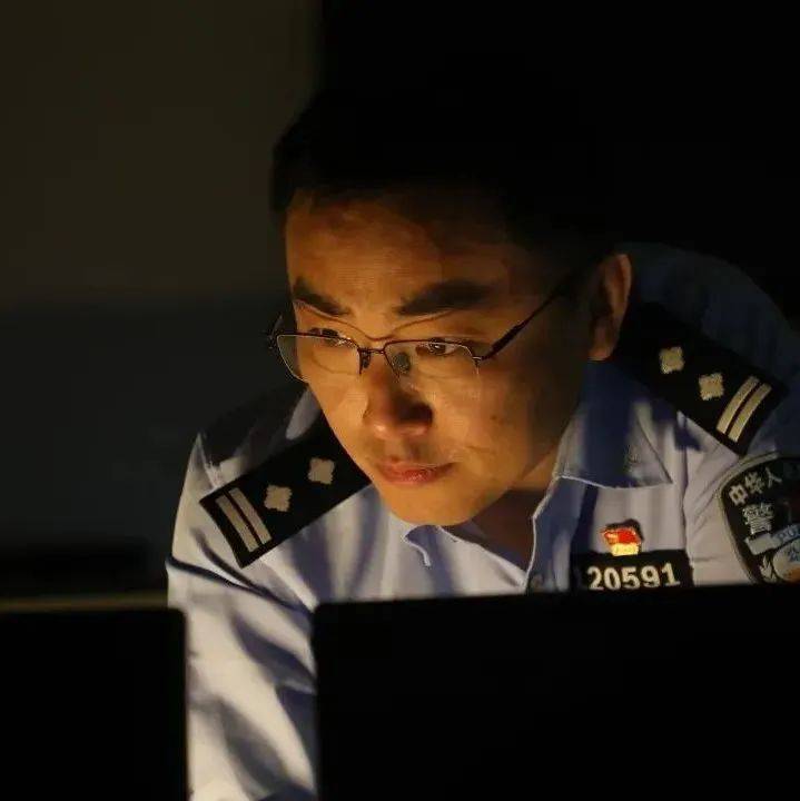 十八年笃行不怠——记全国特级优秀人民警察胡杰_同志_数据_案件