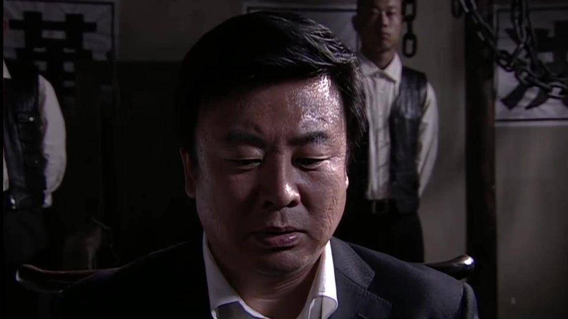 但如果你看过《潜伏》的话,你就一定知道,剧中有一个叫做盛乡的角色