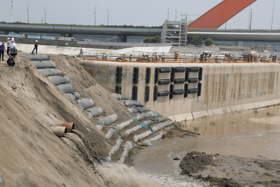 建成在即八堡船闸主体工程顺利完工