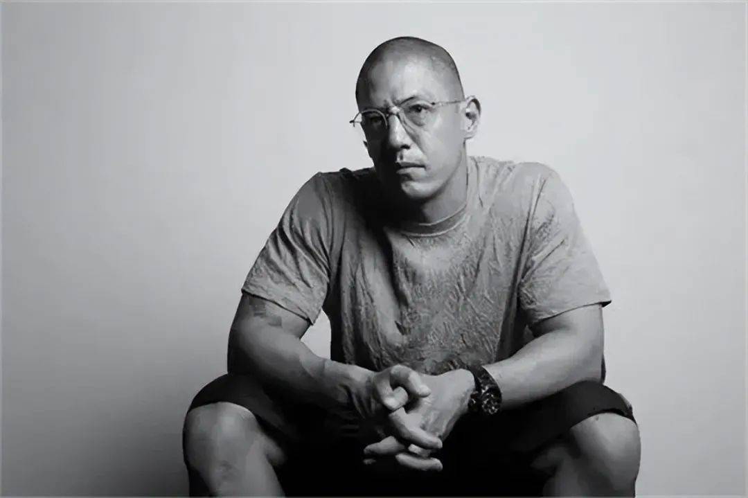 2017年,蒋友柏回到曾祖父蒋介石出生的地方,为啥摆了一席夜宴?_蒋孝勇