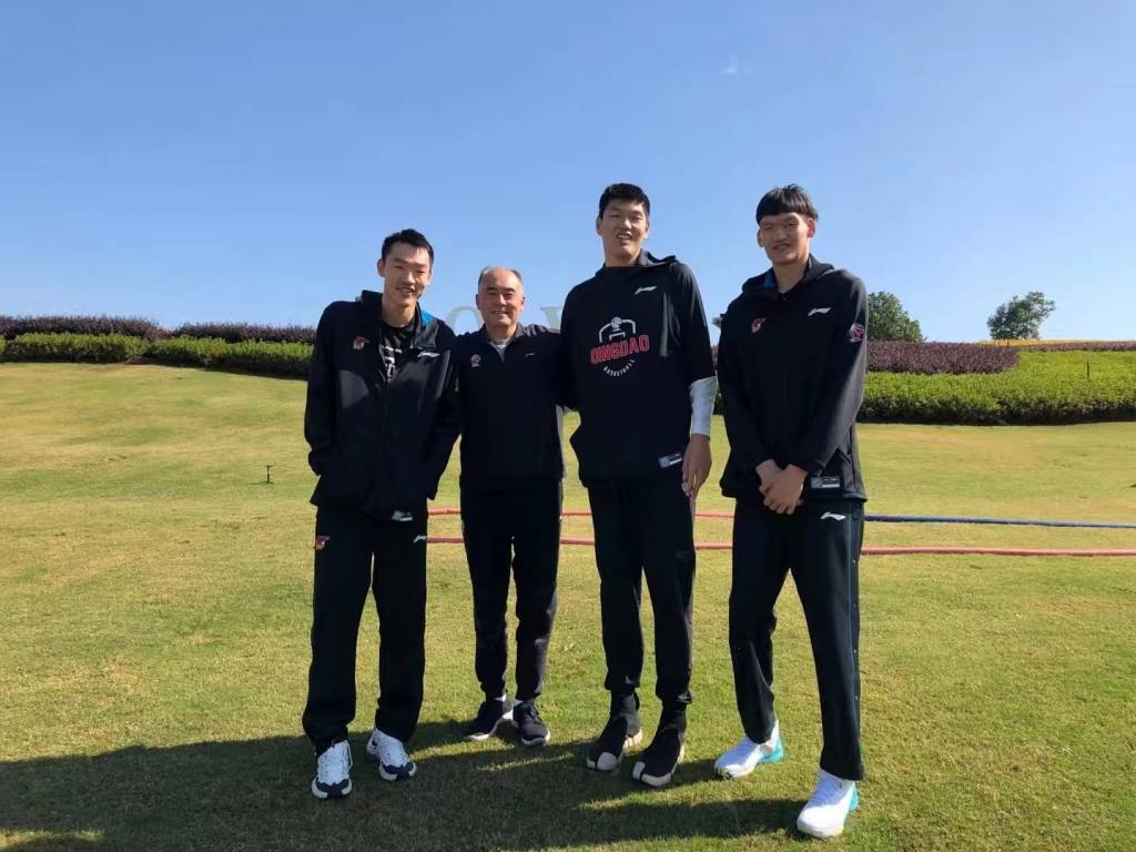 张斌教练担任中国篮球青训大管家国信为顾全大局忍痛割爱