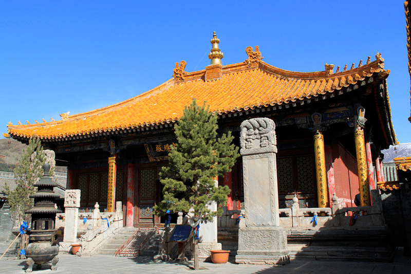 黄庙首庙,有"小布达拉宫"之称—【菩萨顶】,菩萨顶位于山西省五台山台