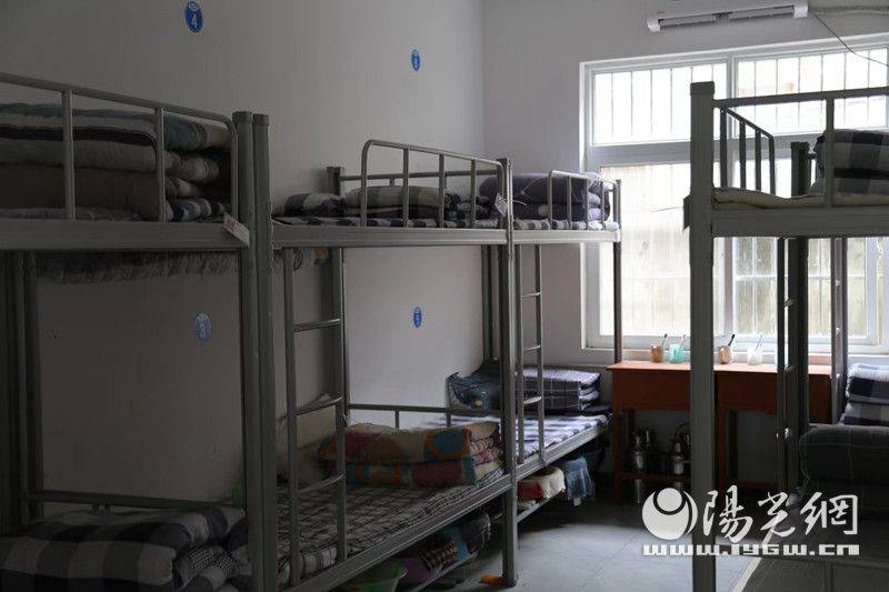 校园准军事化管理交流会在汉台二中召开