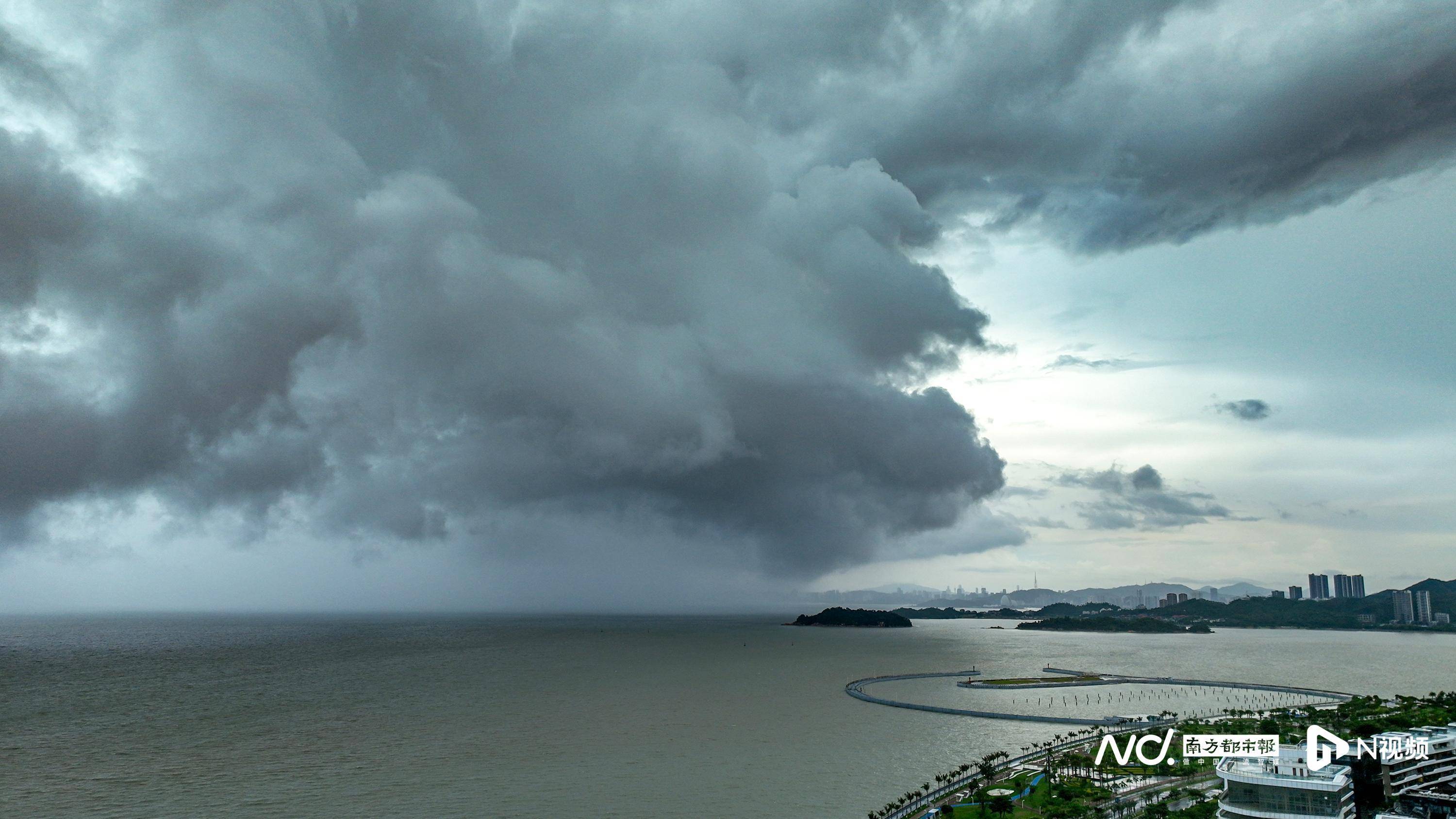 现场:壮观弧状云!