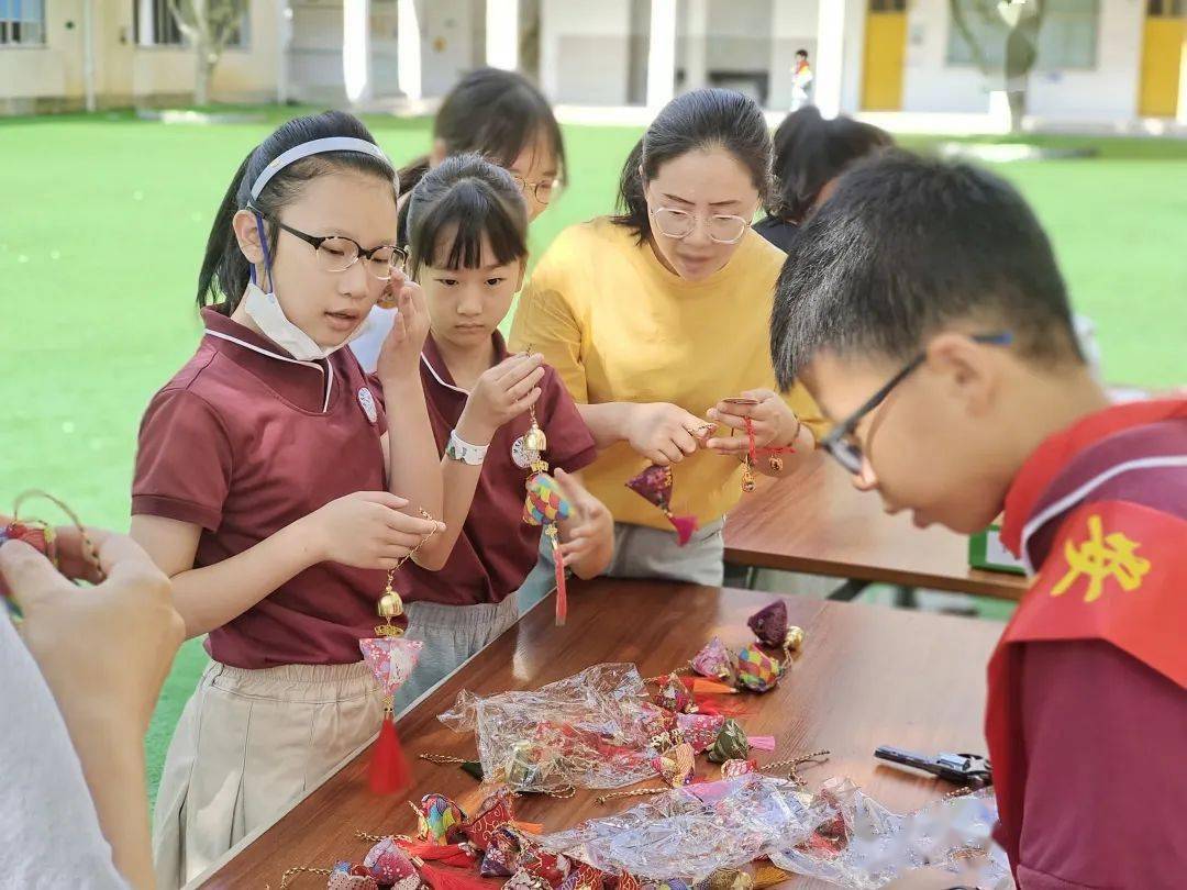 良朋中學章村小學高禹中學童心亭幼兒園報福小學天荒坪成校節日童心童