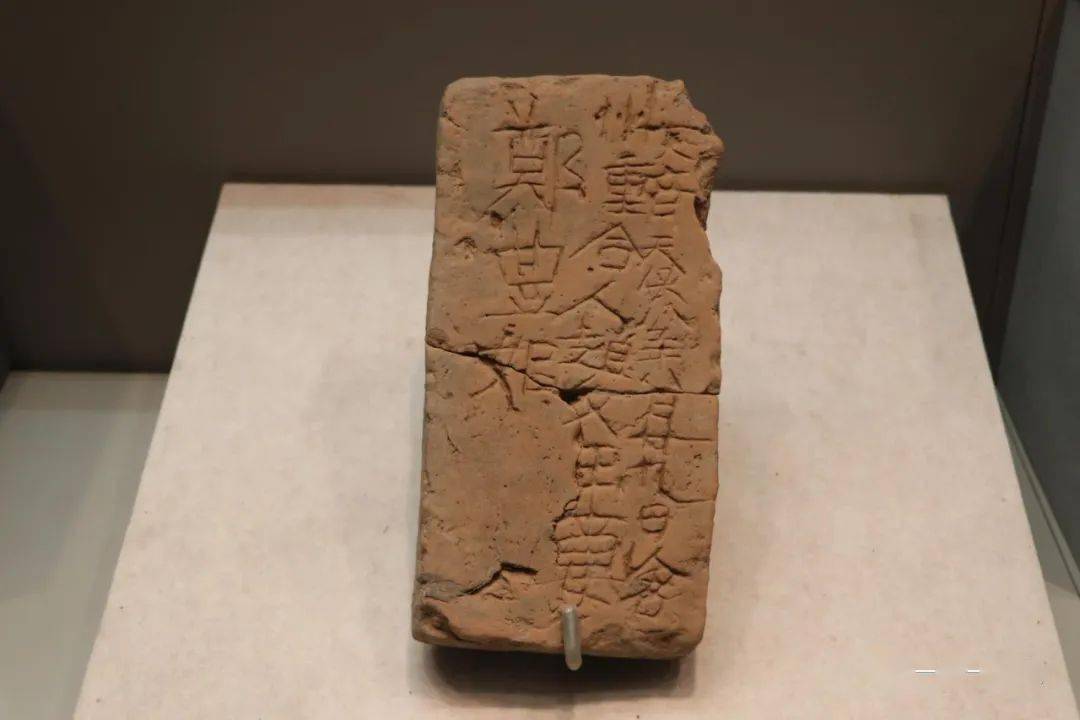 东汉墓出土陶俑(东汉)静海西钓台古城遗址出土青铜短剑(西汉)宝坻秦城