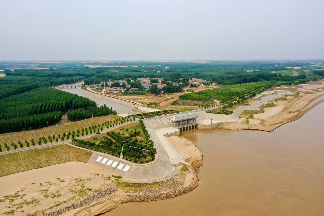 山东德州潘庄引黄闸加大放水流量 向京杭大运河补水_潘庄_引黄_德州