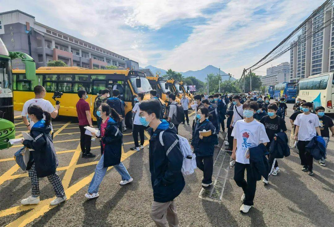 麗汽集團旅遊車,校車已在麗水學院附屬高級中學,麗水市外國語實驗學校