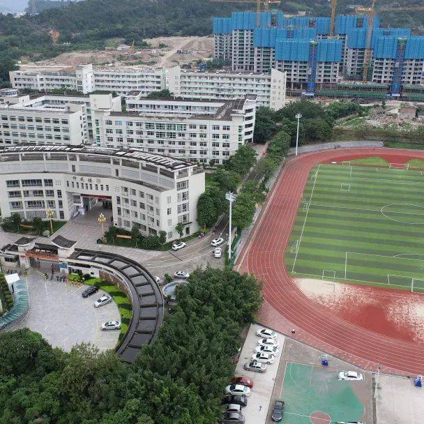 设置服务点提供便利服务指挥中心联合市容中队,在南安一中,柳城中学